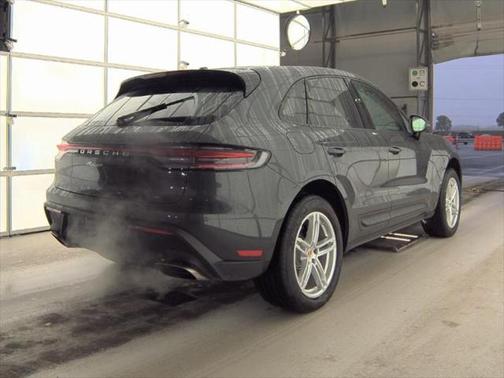 2025 Porsche Macan Base