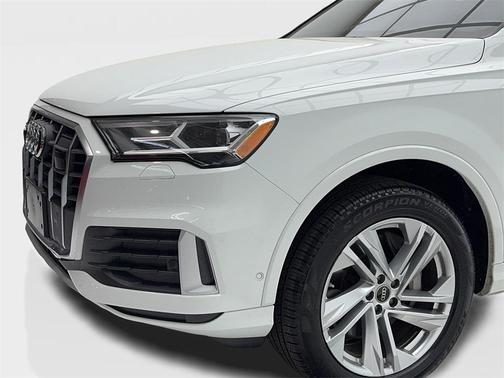2023 Audi Q7 45 Premium