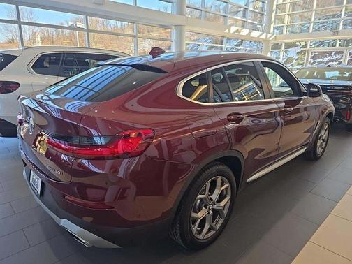 2022 BMW X4 xDrive30i