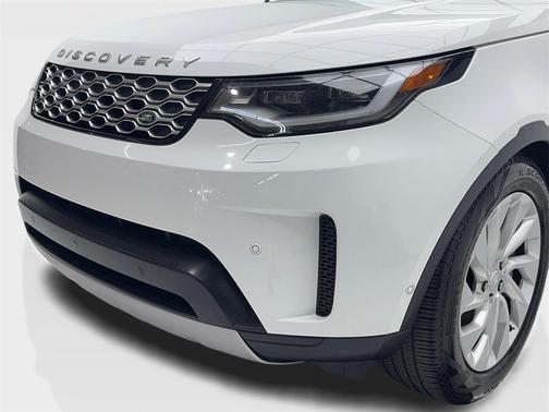 2024 Land Rover Discovery P300 S