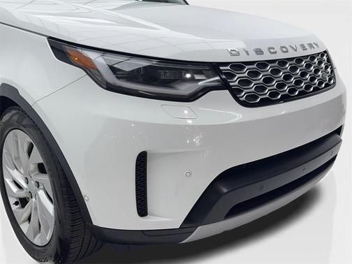 2024 Land Rover Discovery P300 S