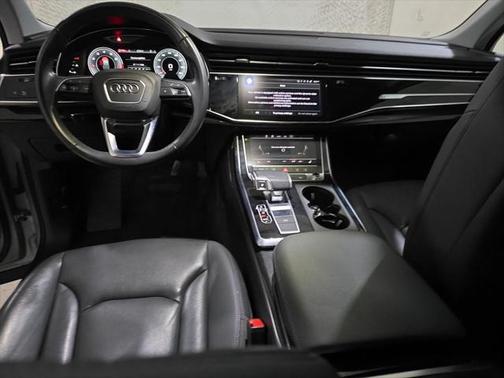 2022 Audi Q7 45 Premium