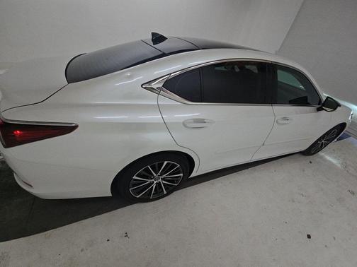 2022 Lexus ES 350 Base