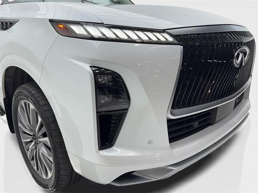 2025 INFINITI QX80 SENSORY AWD