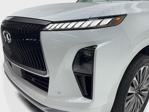 2025 INFINITI QX80 SENSORY AWD