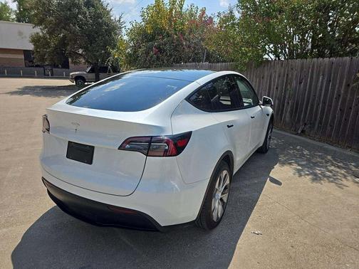 2024 Tesla Model Y Standard Range