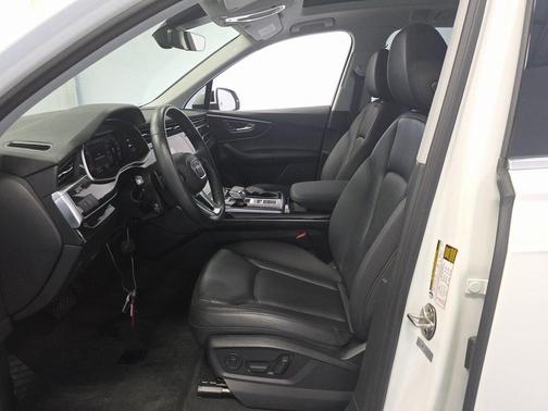 2022 Audi Q7 55 Premium