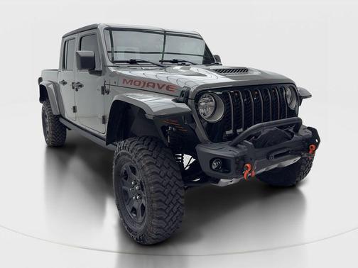 Sting-Gray Clearcoat 2021 Jeep Gladiator Mojave 4x4