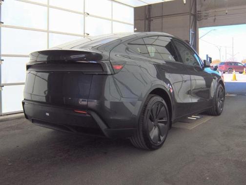 2026 Tesla Model Y Standard Rear-Wheel Drive