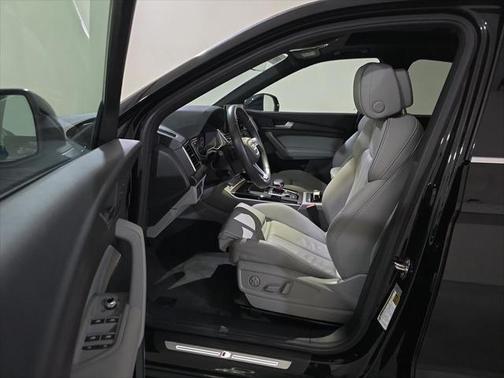2022 Audi Q5 45 S line Premium Plus
