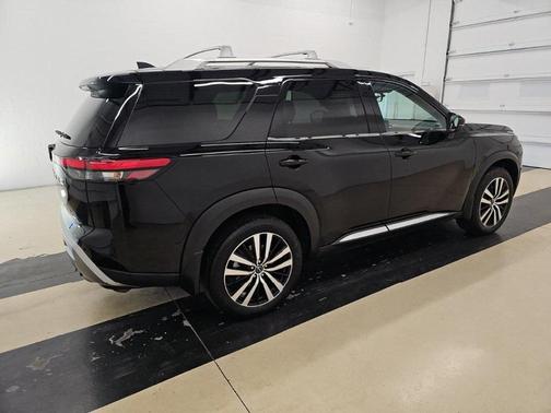 2024 Nissan Pathfinder Platinum 4WD