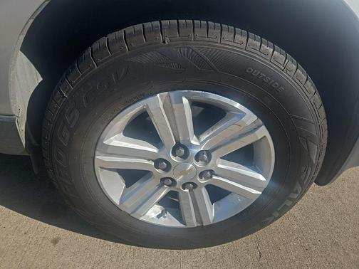 Silver Ice Metallic 2014 Chevrolet Traverse 2LT
