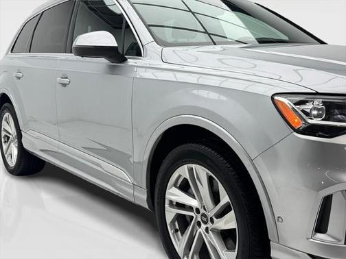 2021 Audi Q7 45 Premium