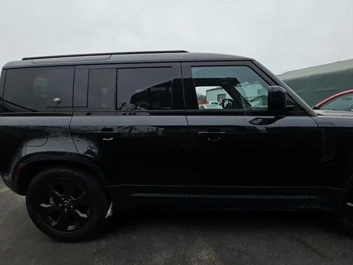 2022 Land Rover Defender 110 S