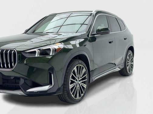 San Remo Green Metallic 2025 BMW X1 xDrive28i