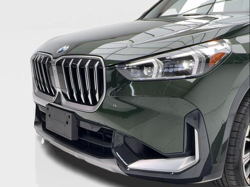San Remo Green Metallic 2025 BMW X1 xDrive28i