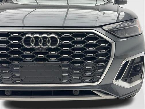 2022 Audi Q5 45 S line Premium Plus