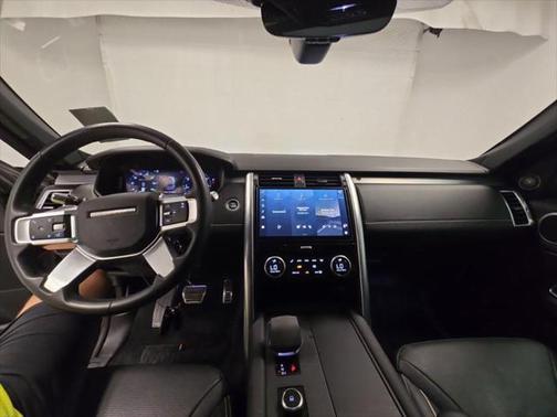 2022 Land Rover Discovery P360 S R-Dynamic