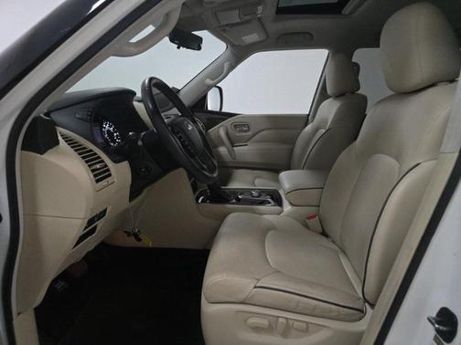 2022 INFINITI QX80 Luxe