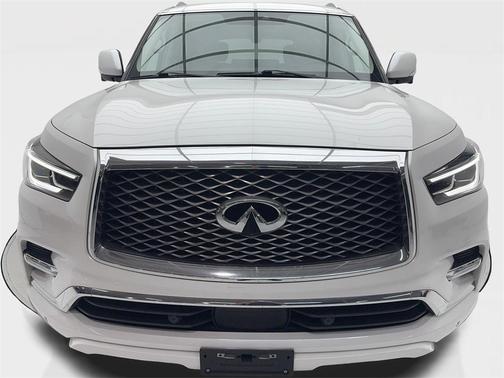 2022 INFINITI QX80 Luxe