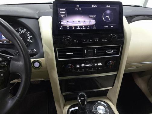 2022 INFINITI QX80 Luxe