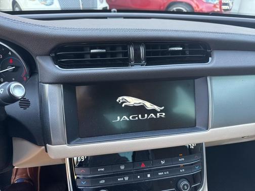 2019 Jaguar XF 25t Premium