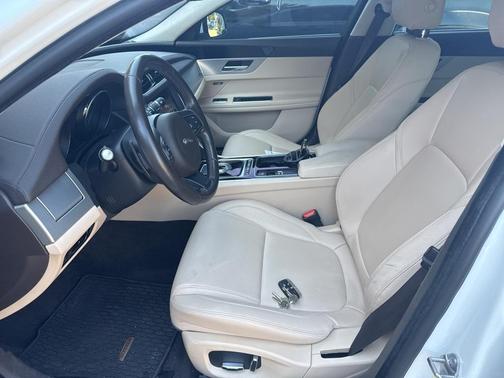 2019 Jaguar XF 25t Premium