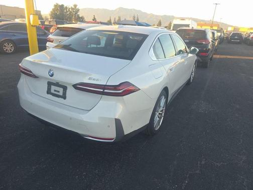 2024 BMW 530 530i SPORT LINE,NAV,CAM,SUNROOF,HTD STS,HEADS UP