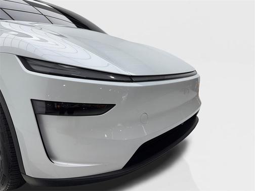 2026 Tesla Model Y Standard Rear-Wheel Drive