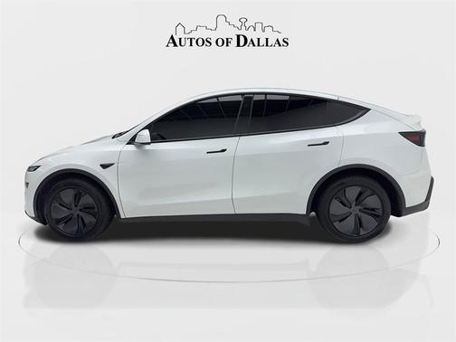 2026 Tesla Model Y Standard Rear-Wheel Drive