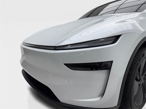 2026 Tesla Model Y Standard Rear-Wheel Drive