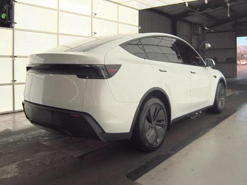 2026 Tesla Model Y Standard Rear-Wheel Drive