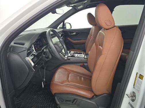 Carrara White 2023 Audi Q7 45 Premium