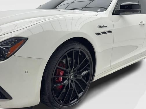 Bianco 2023 Maserati Ghibli Modena