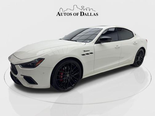 Bianco 2023 Maserati Ghibli Modena