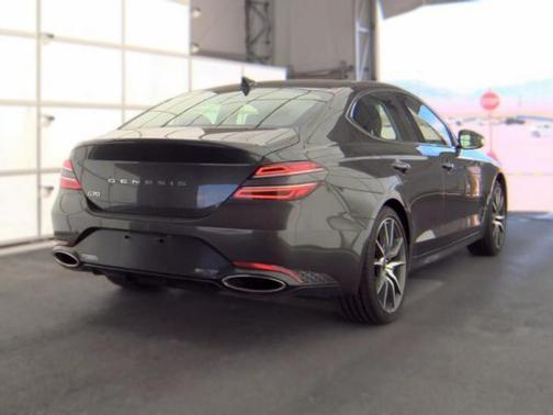 Makalu Gray 2026 Genesis G70 2.5T RWD