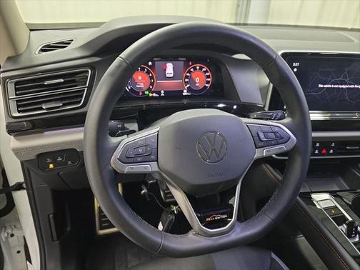 2024 Volkswagen Atlas 2.0T SE w/Technology 4MOTION