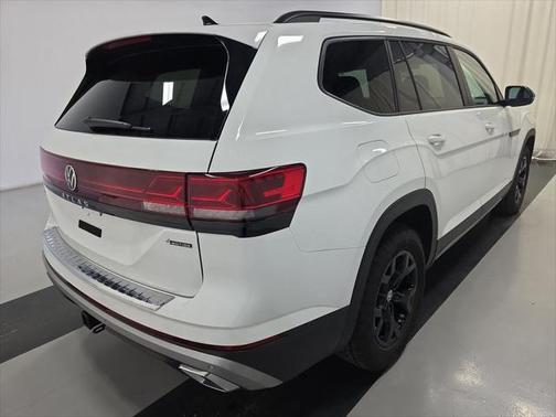 2024 Volkswagen Atlas 2.0T SE w/Technology 4MOTION