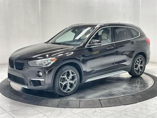 Photo 3 of 50 of 2018 BMW X1 sDrive28i
