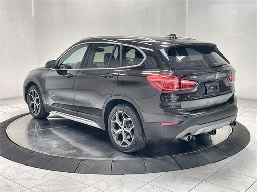 Photo 5 of 50 of 2018 BMW X1 sDrive28i