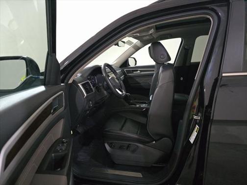 2022 Volkswagen Atlas 3.6L SE w/Technology