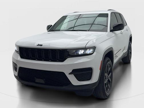 Bright White Clearcoat 2024 Jeep Grand Cherokee Altitude
