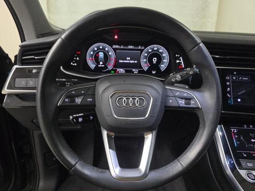 Samurai Gray Metallic 2023 Audi Q7 45 Premium