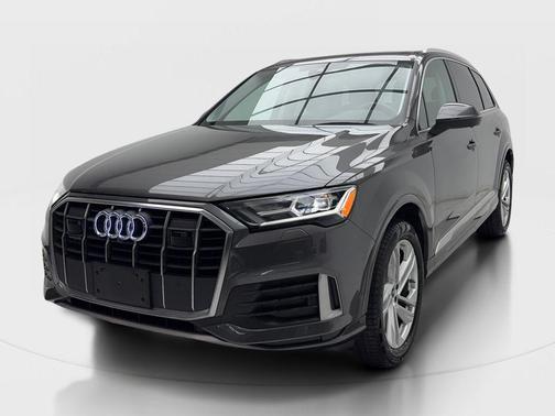Samurai Gray Metallic 2023 Audi Q7 45 Premium