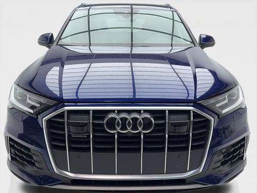 2022 Audi Q7 45 Premium Plus
