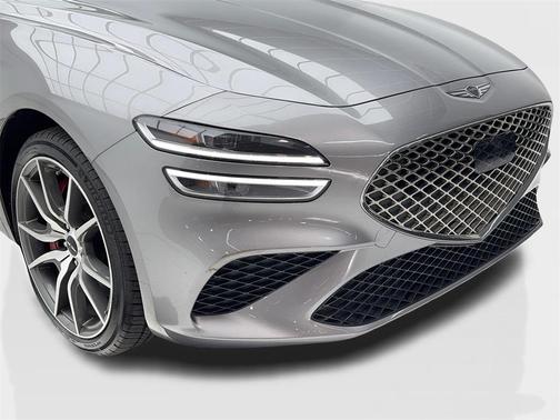 2025 Genesis G70 2.5T RWD