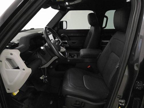 2022 Land Rover Defender 110 SE