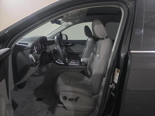 2023 Audi Q7 45 Premium
