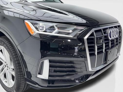 2023 Audi Q7 45 Premium