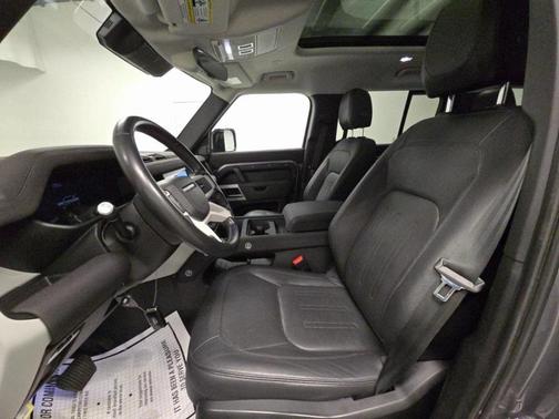 2022 Land Rover Defender 110 SE